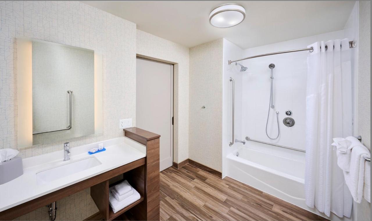Holiday Inn Express & Suites - Brantford By Ihg Luaran gambar