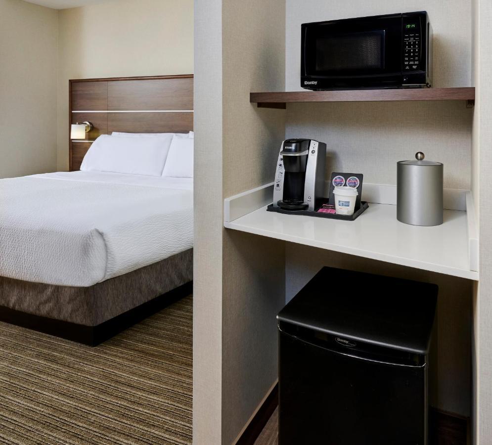 Holiday Inn Express & Suites - Brantford By Ihg Luaran gambar