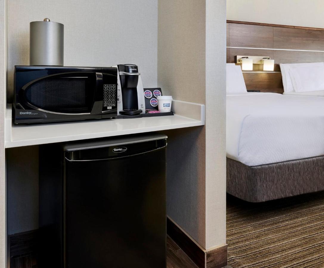 Holiday Inn Express & Suites - Brantford By Ihg Luaran gambar